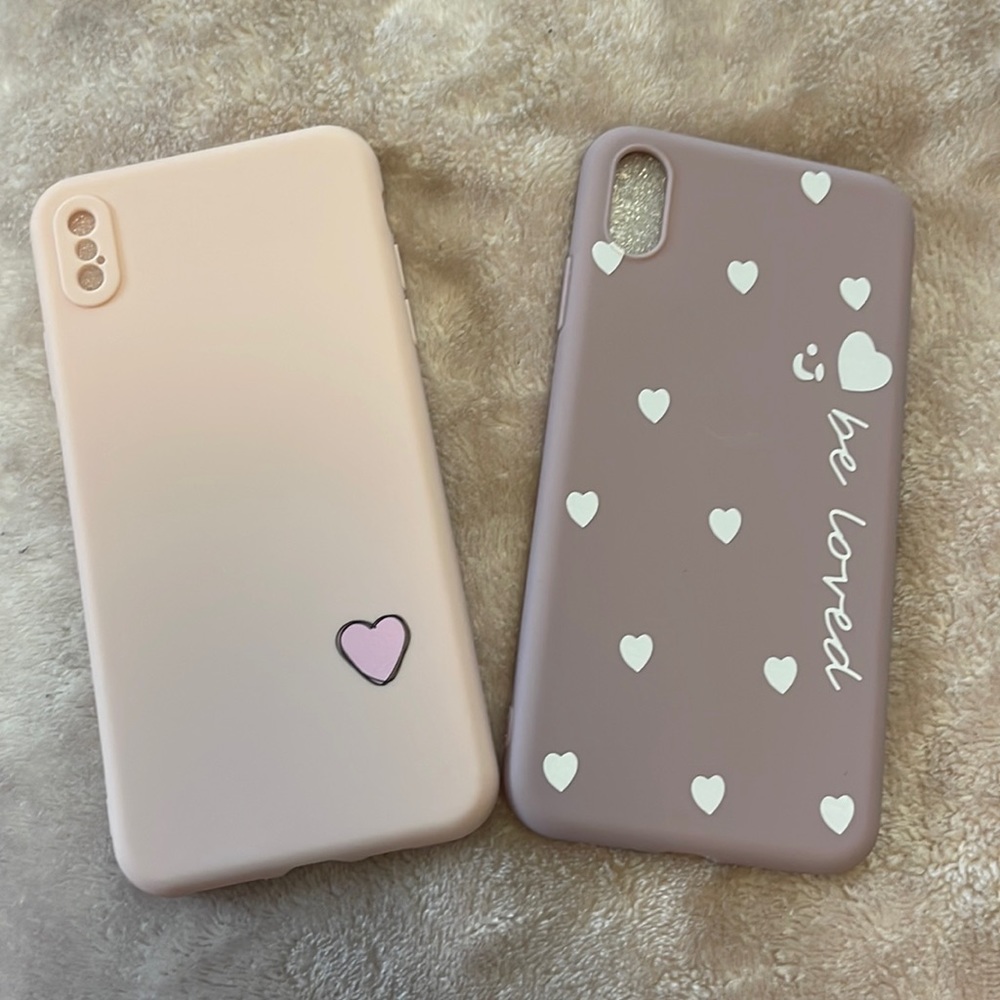 2 iPhone XS Max cases